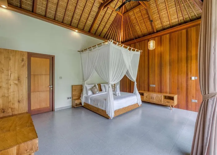 Lumira 4br Tropical Retreat In *