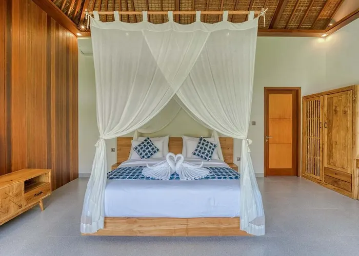 Lumira 4br Tropical Retreat In *