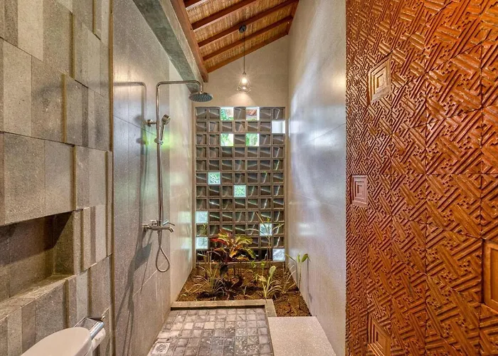 Villa Lumira 4br Tropical Retreat In Uluwatu