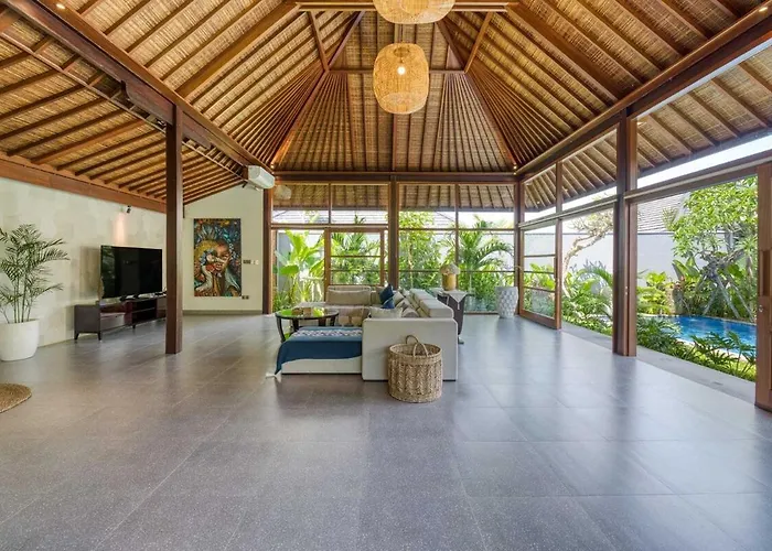 Villa Lumira 4br Tropical Retreat In *